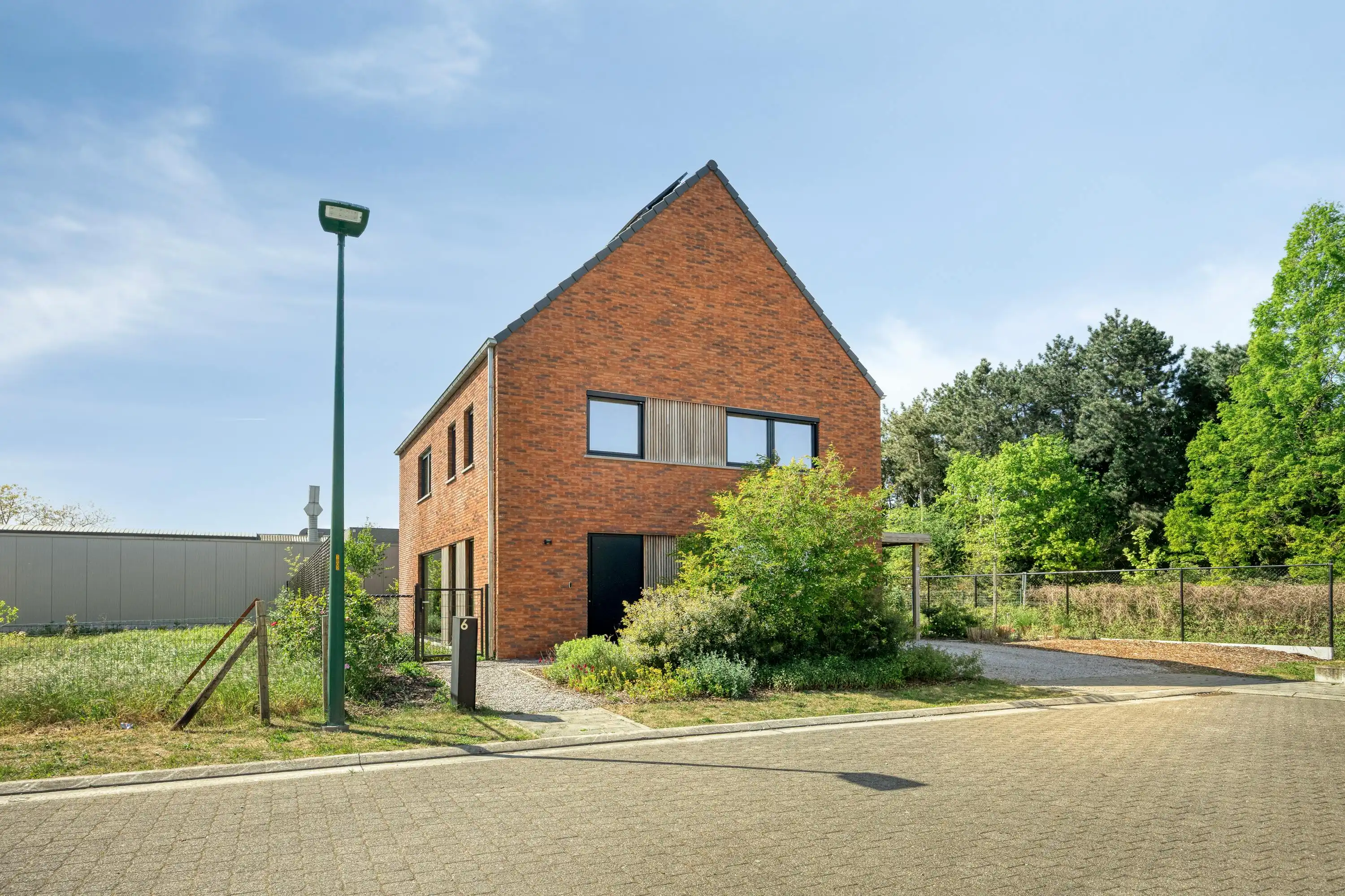 Energiezuinige huis in een rustige doodlopende straat te Adegem foto 2