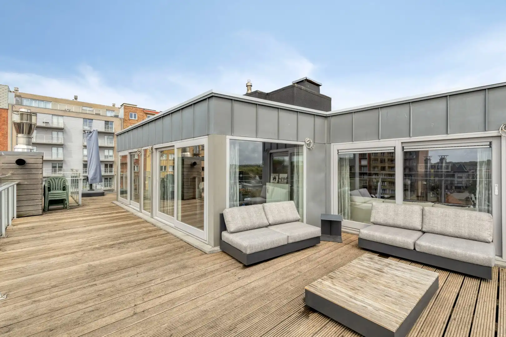 Zongericht Penthouse met zeer ruim terras foto 2