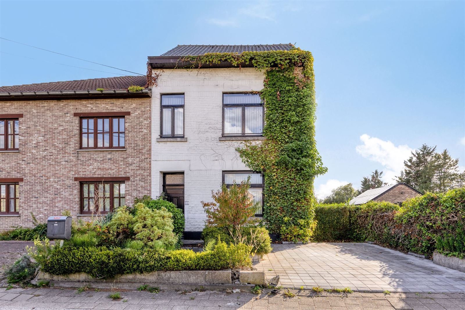 Charmante 3-gevelwoning (8a85) met mogelijkheid tot 5 slaapkamers te Halle foto 2