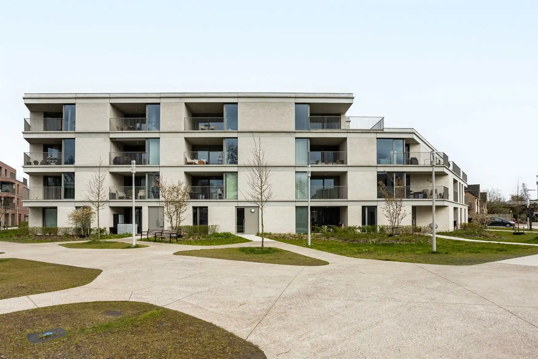 Instapklaar penthouse met terras aan Louisapark in Eeklo foto 2