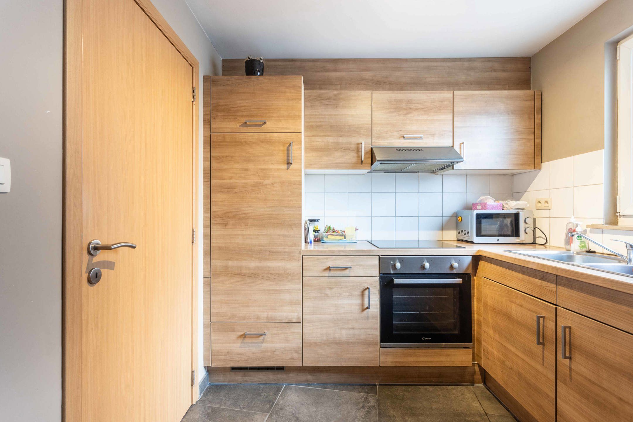 Appartement met ruim terras vlakbij het station & centrum! foto 5