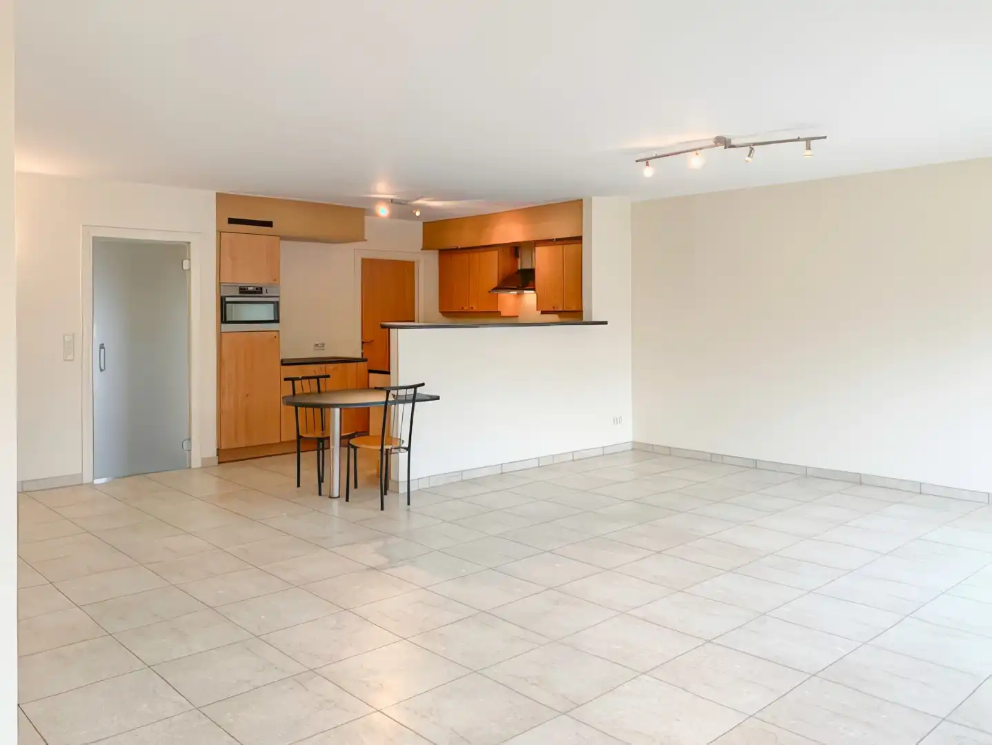 Gezellig, mooi afgewerkt en gunstig gelegen appartement te Aalst foto 5