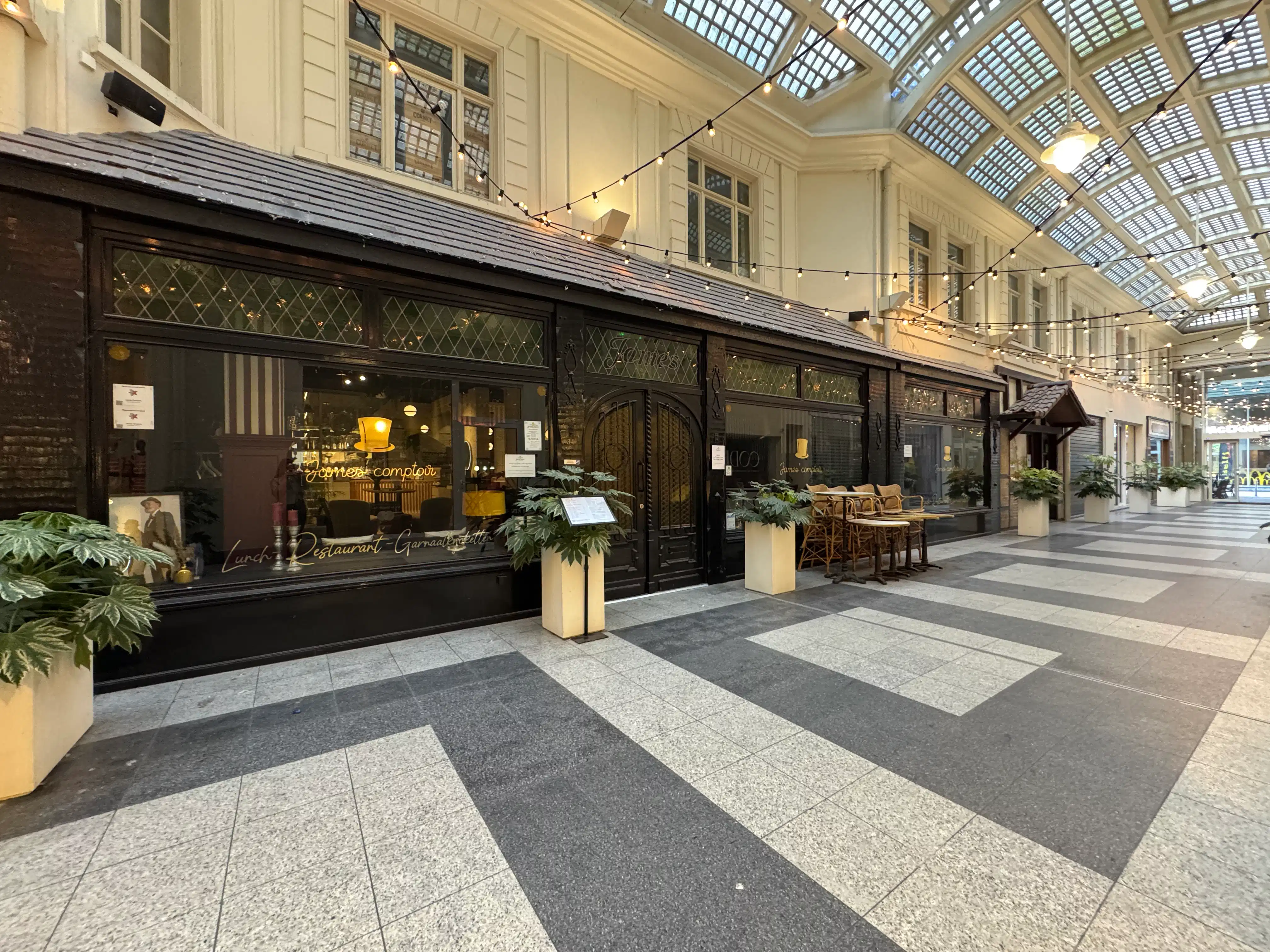 Sfeervol restaurant "James Comptoir" James Ensorgalerij foto {{pictureIndex}}