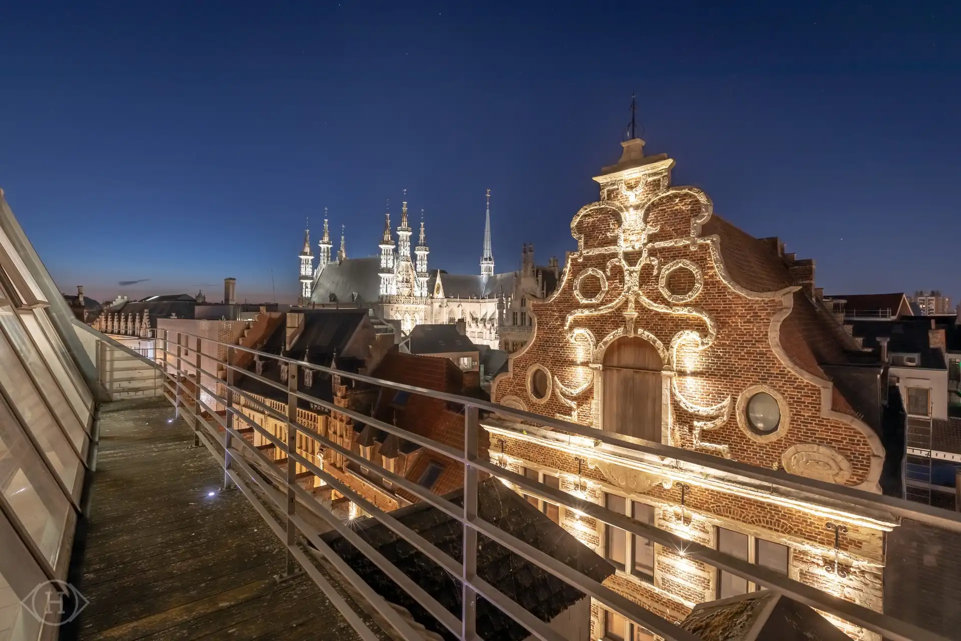 Uniek tweeslaapkamerpenthouse in hartje Leuven foto 4