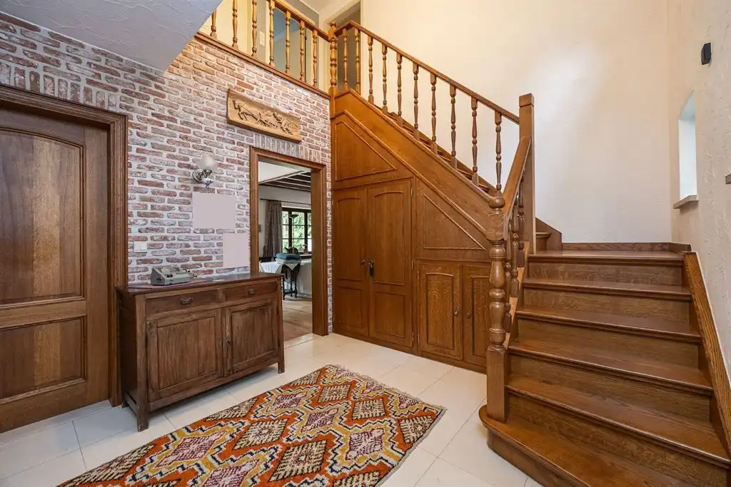 Klassieke villa op 2.233m² met zuid-georiënteerde tuin foto 3