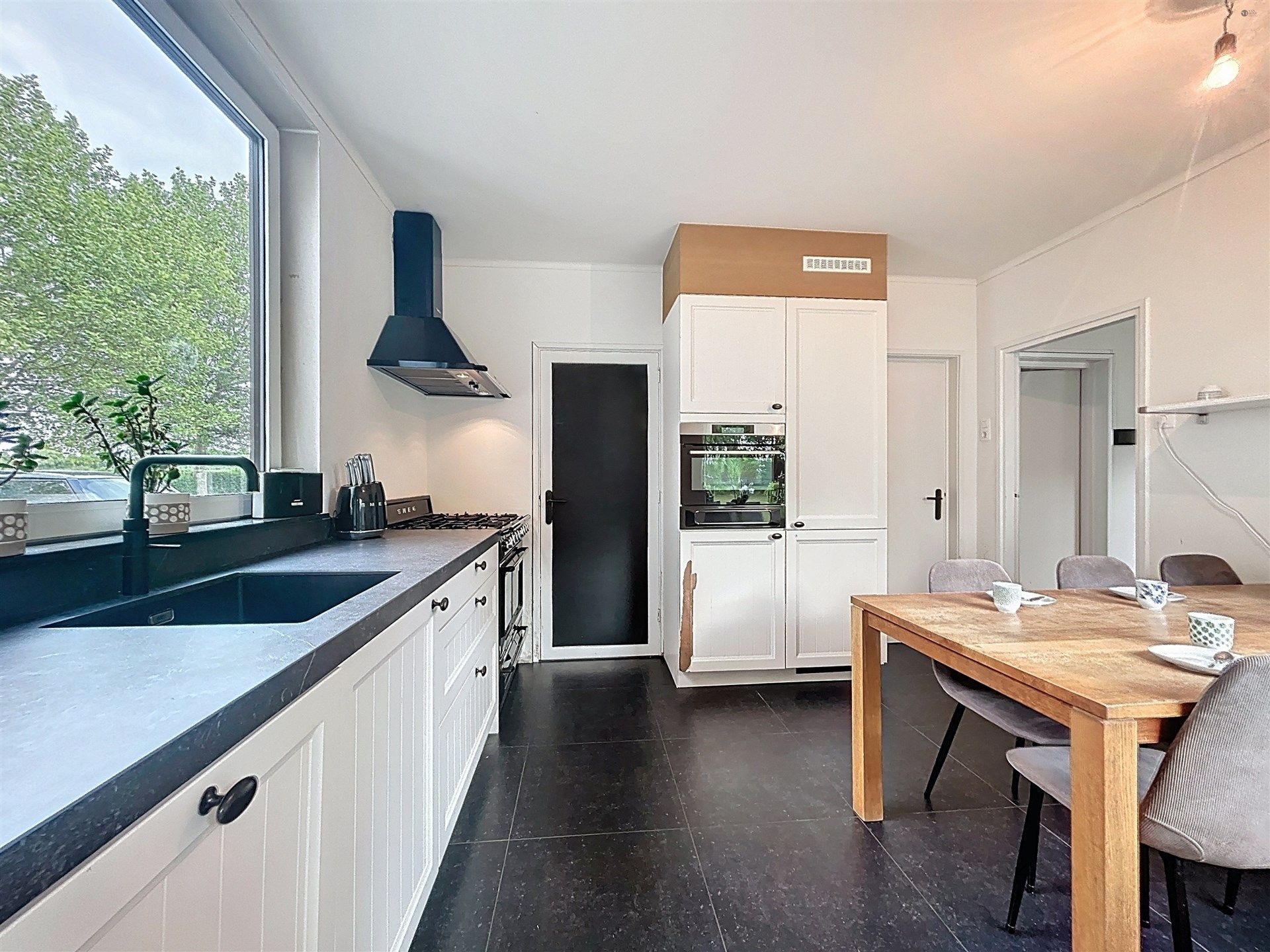 Villa met 5 slaapkamers en garage op toplocatie foto 10