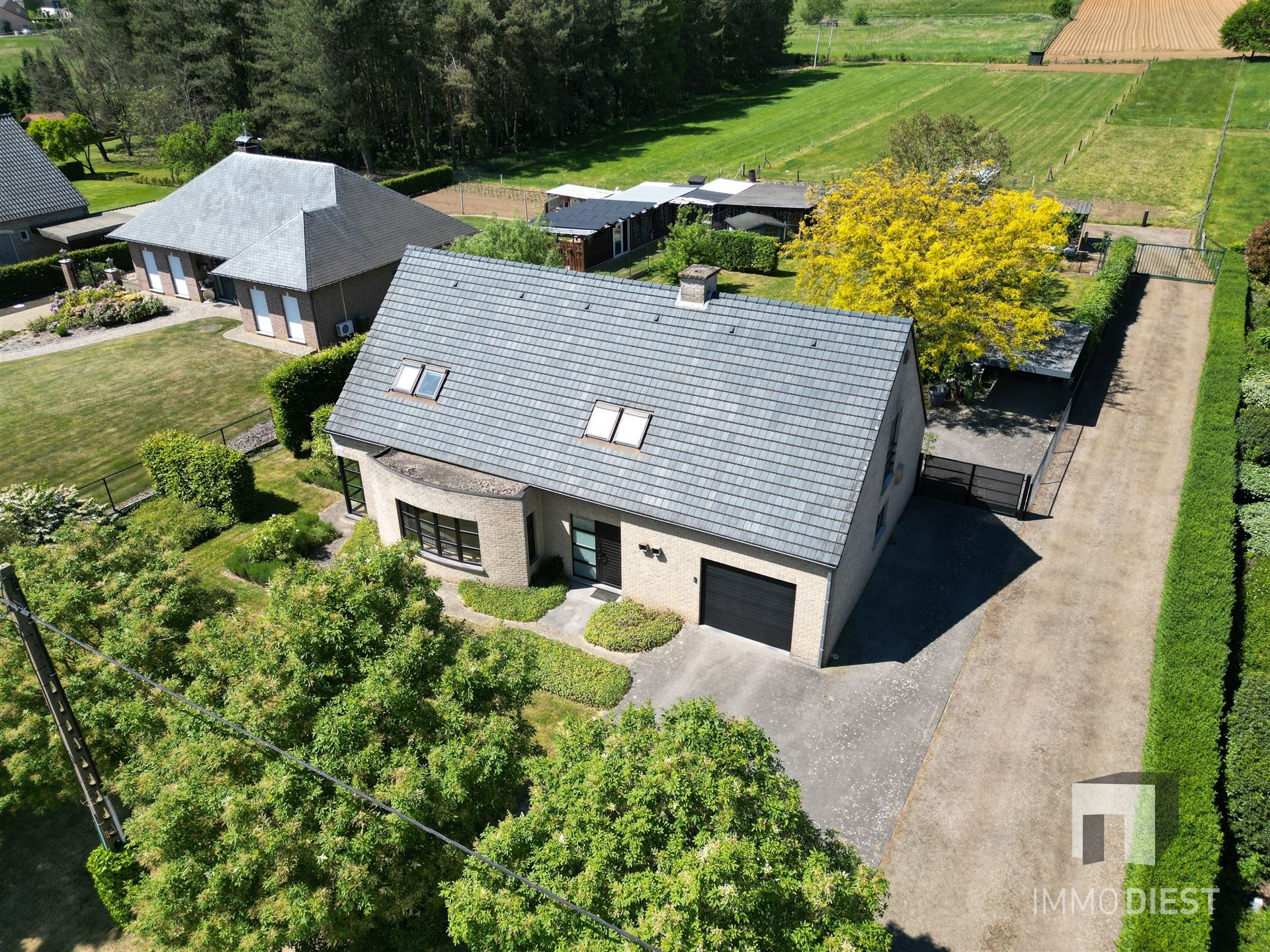 Instapklare woning met zicht op agrarisch gebied - bureau + 3 slpks foto 54