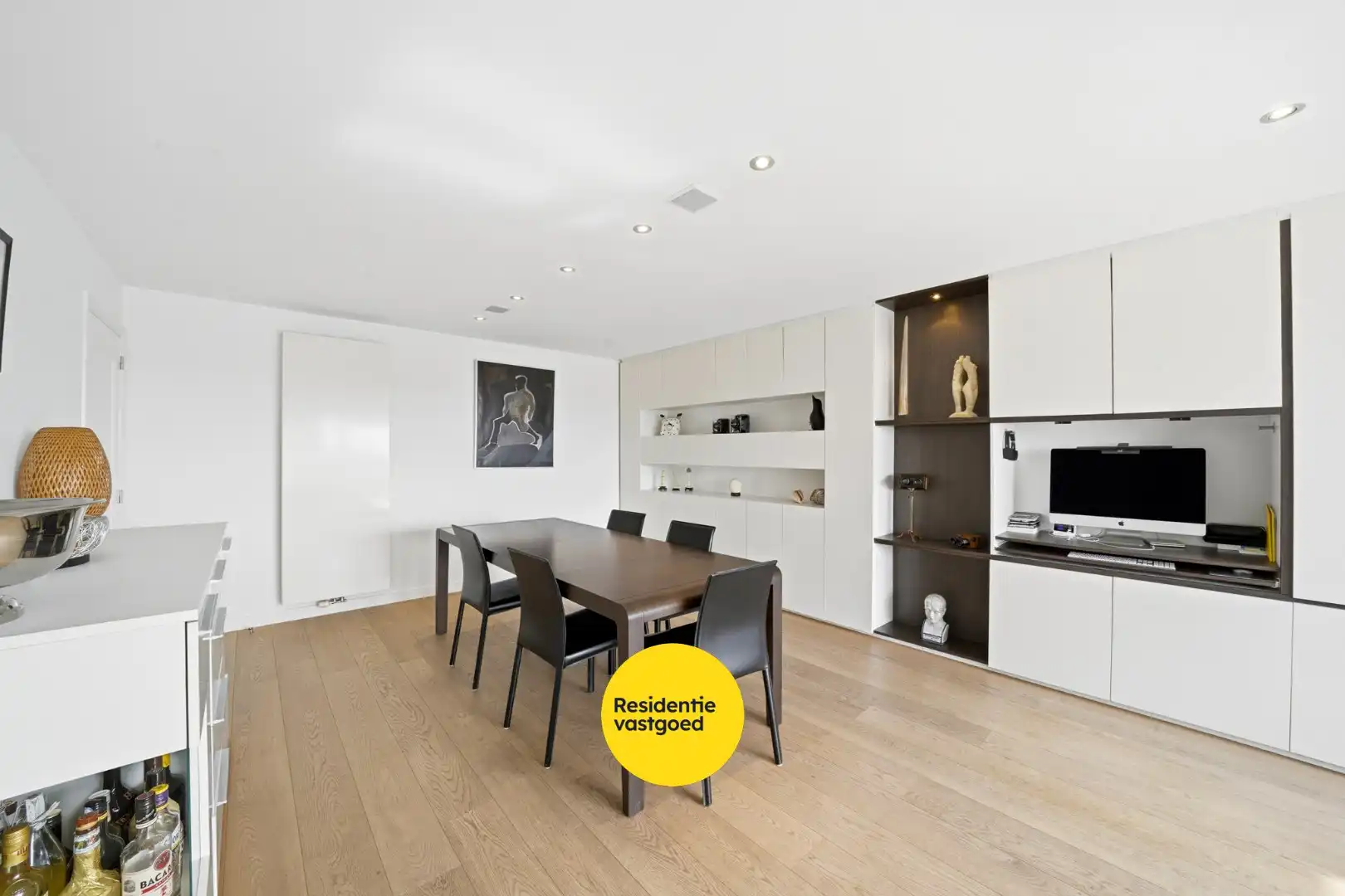 Ruim appartement met 3 slaapkamers, 2 terrassen, garage en staanplaats in Oostende foto 5