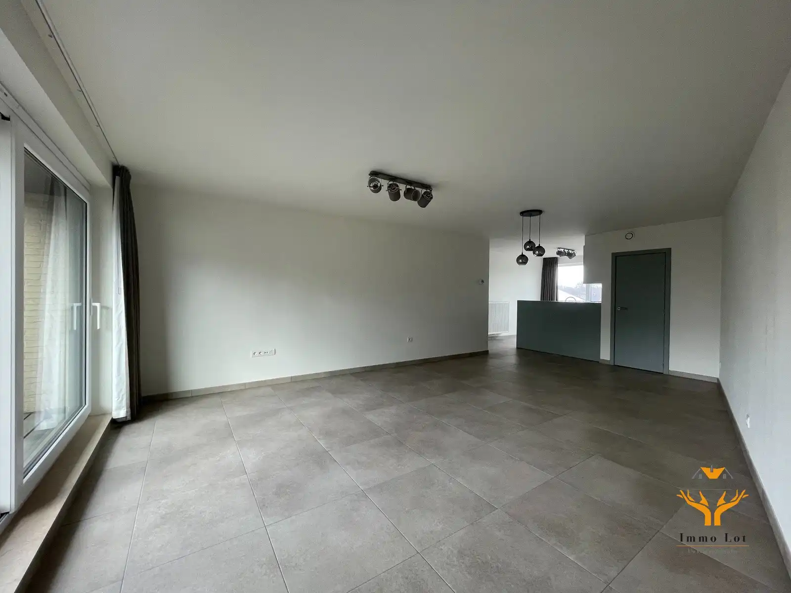 Ruim appartement met 2 slaapkamers foto 4