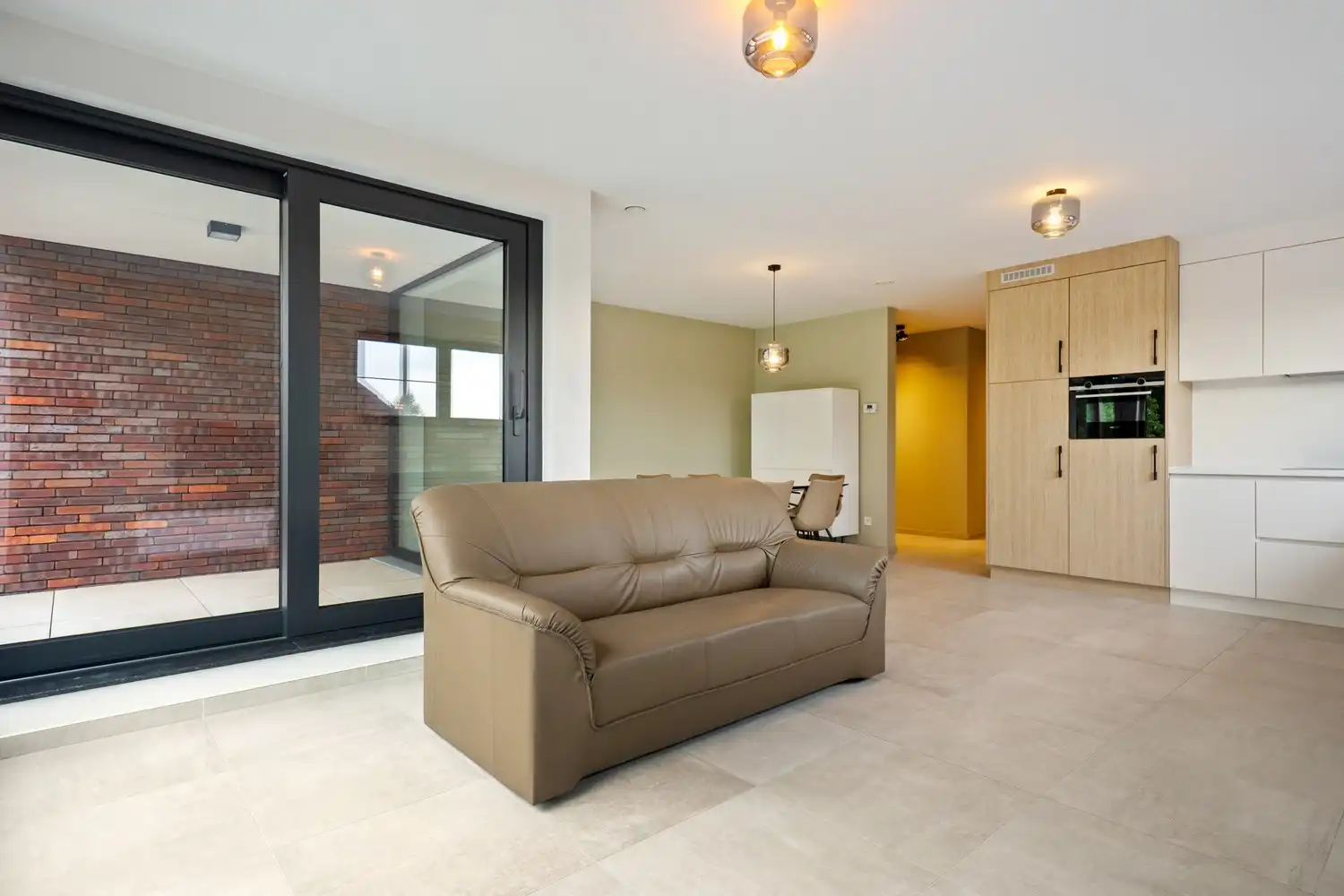 Recent energiezuinig appartement met 2 slpkrs, terras en autostaanplaats te Schriek foto 5