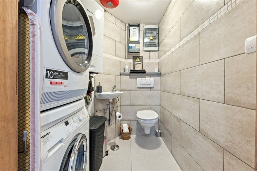 CHARMANT GERENOVEERDE WONING IN HET LANDELIJKE VELM foto 17