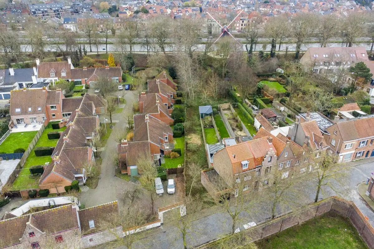 Uniek lot grond in centrum Brugge met zicht op de Kruisvest foto 4