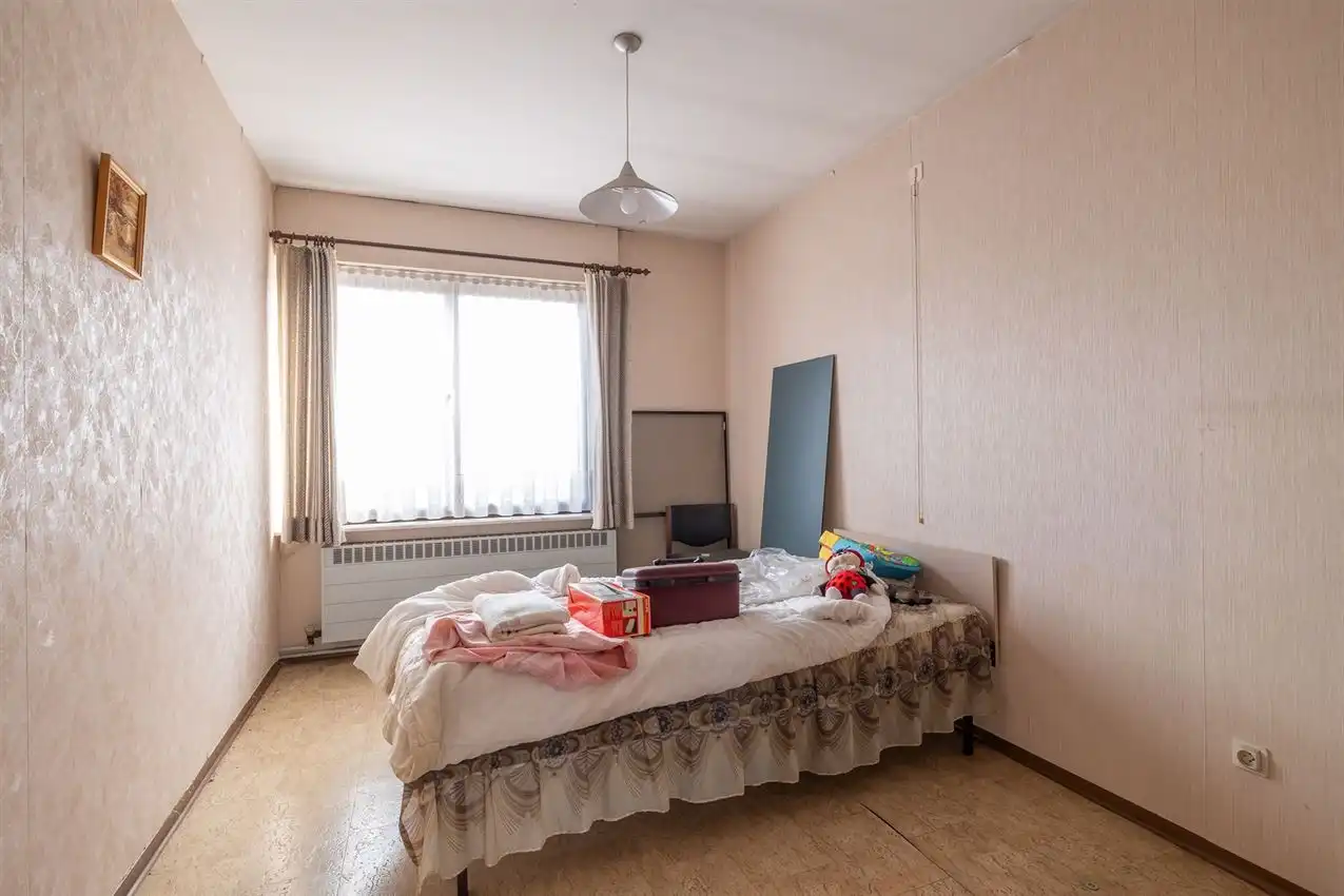 Handspand met ruime woonst en magazijn foto 37