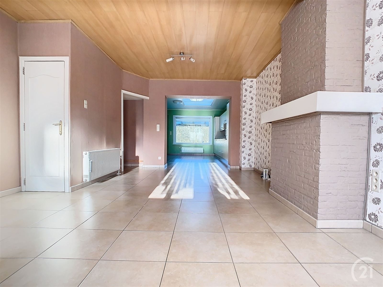 Gerenoveerde woning met tuin in rustige straat foto 8