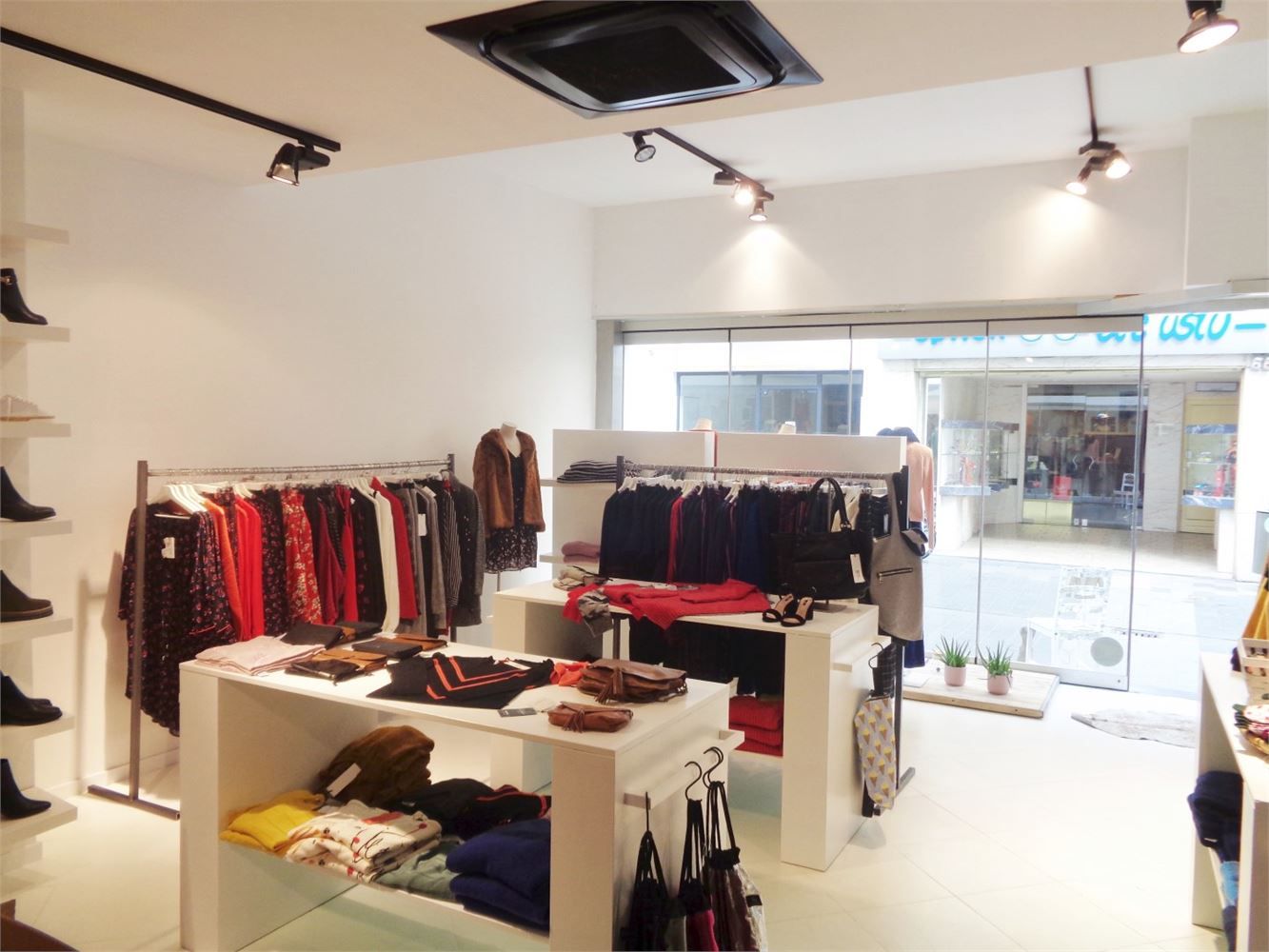 Handelsgelijkvloers te huur in hartje Mechelen foto 5