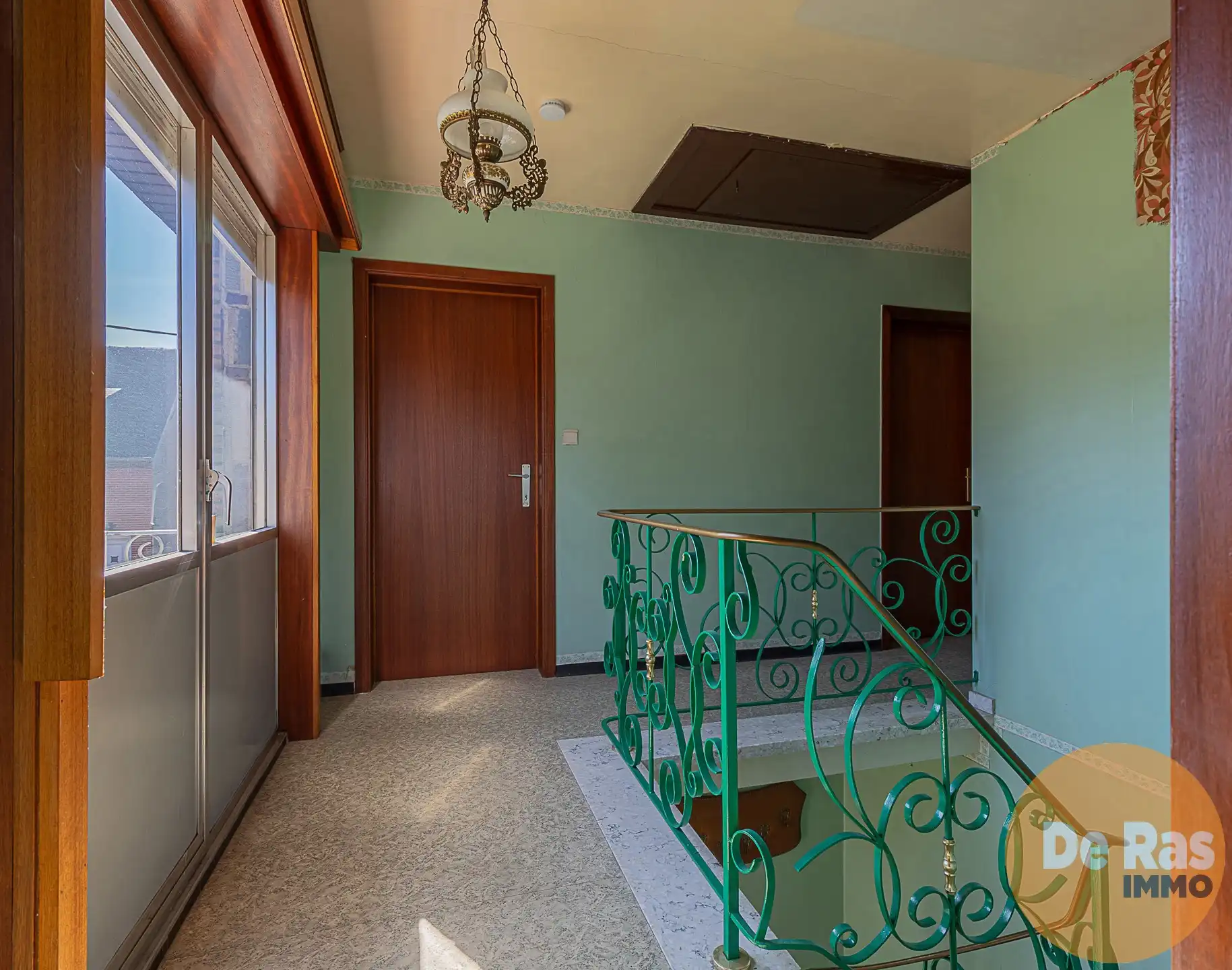 LIEDEKERKE - Ruime renovatiewoning met garage op toplocatie  foto 9