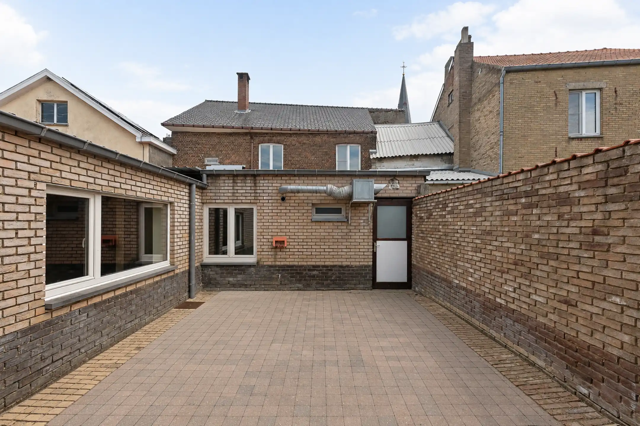 Woning met 315m2 bewoonbare opp. te Zussen foto 9