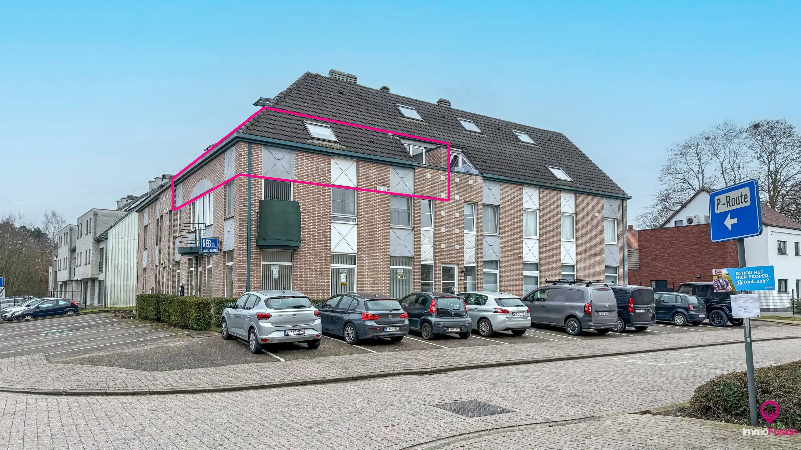 Dakappartement met 2 slpks, terras en parkeerplaats! foto {{pictureIndex}}