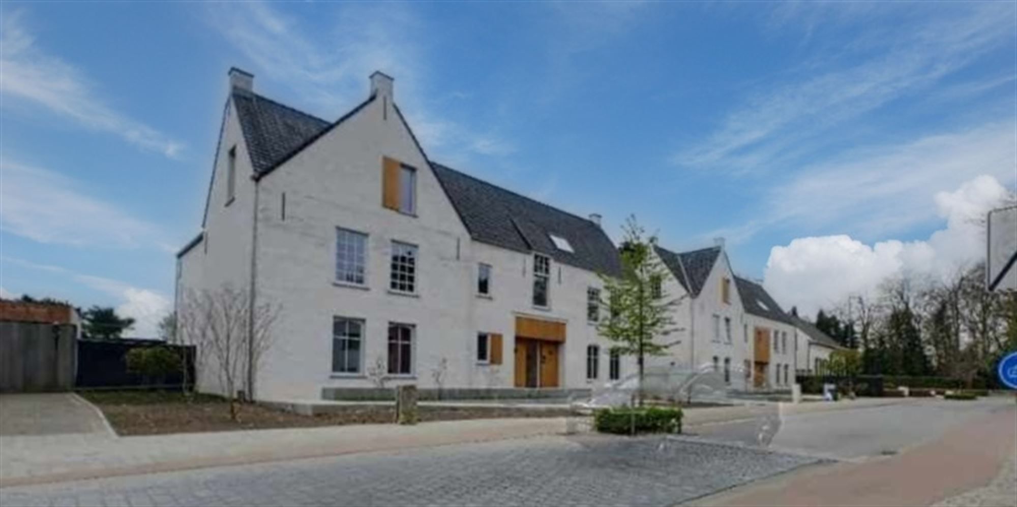 Prachtig nieuwbouwappartement op een gunstige locatie foto {{pictureIndex}}