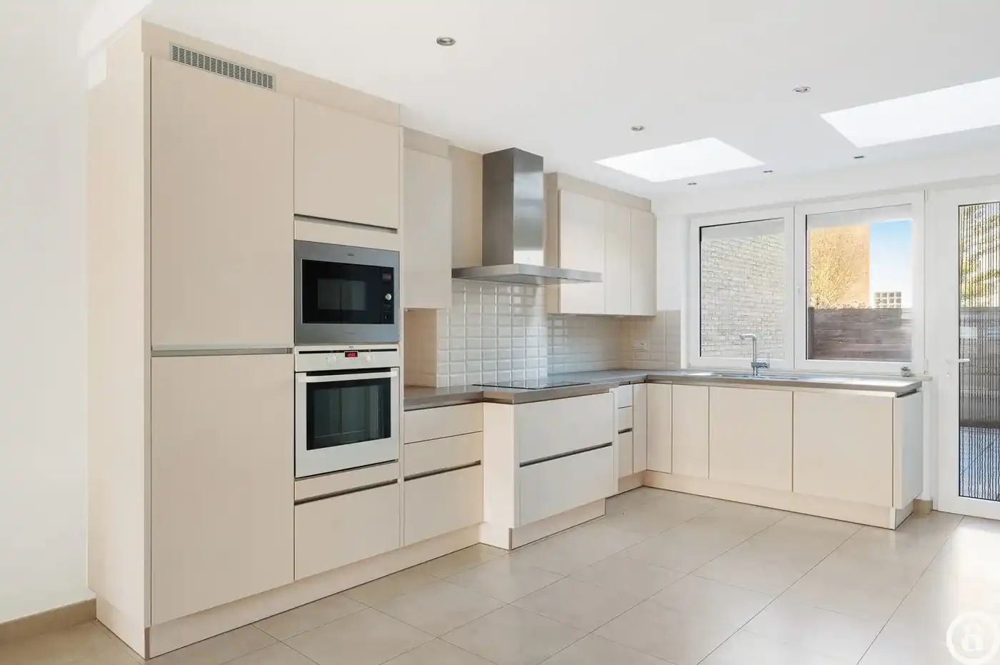 Charmante woning te koop centraal gelegen in Oud-Knokke vlakbij het centrum. foto 4