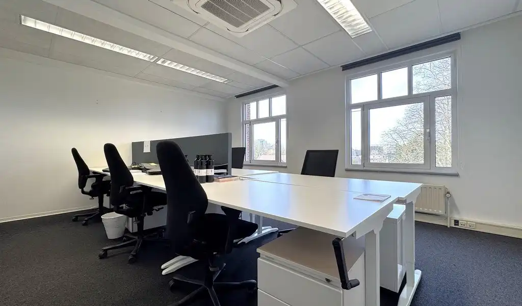 Full-service kantoor in BluePoint Business Center foto 16