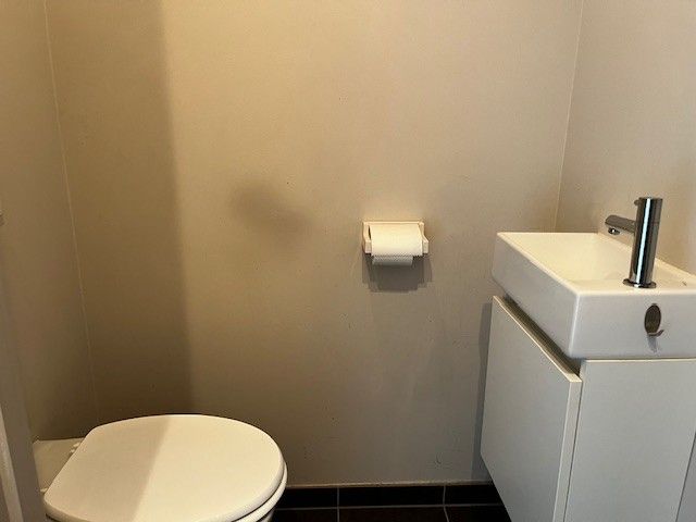 Appartement met 2 slaapkamers, autostaanplaats en grote berging foto 9