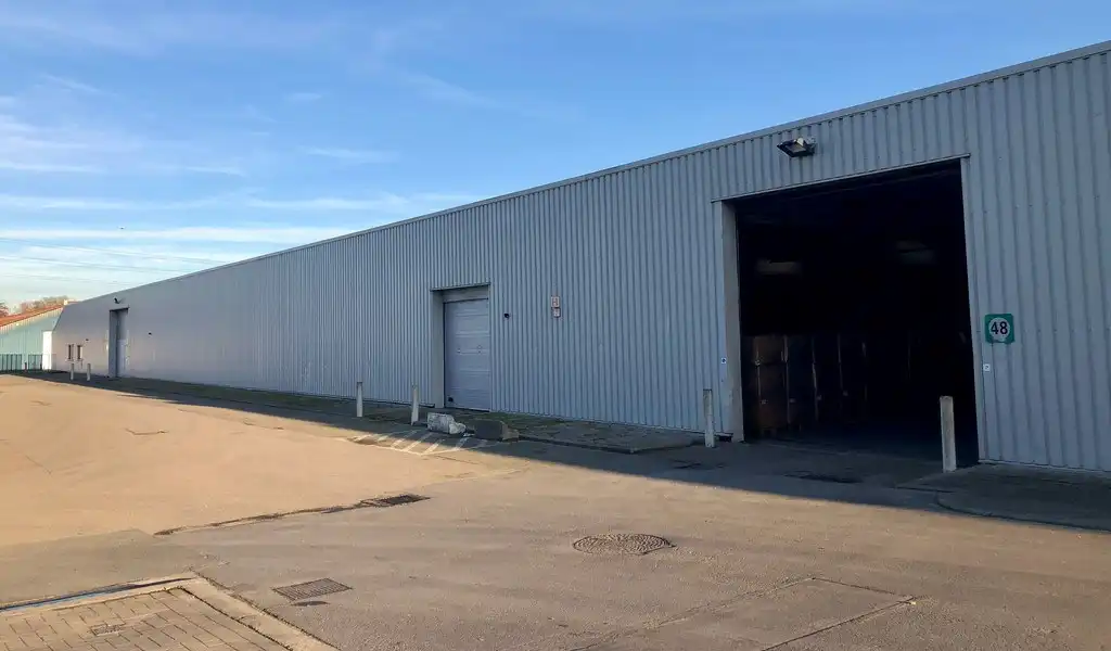 Magazijn met kantoor te huur op industriële site te Malle foto 5