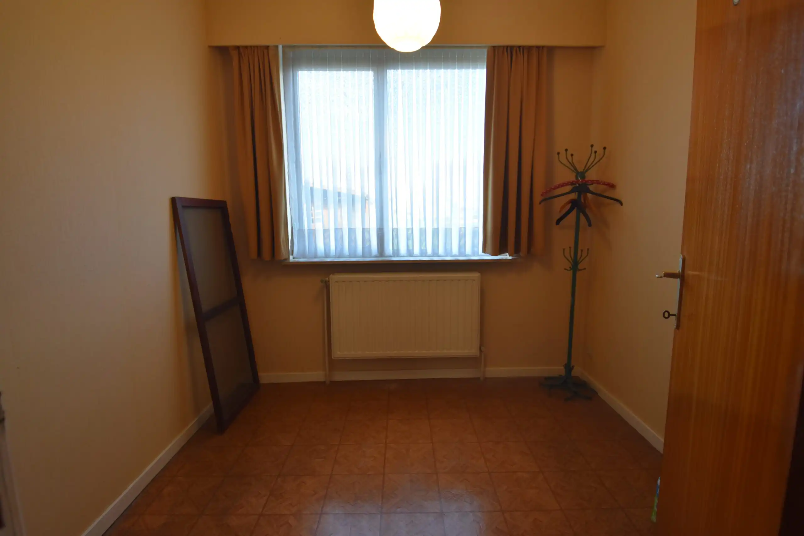 Landelijk gelegen bungalow met 3 slaapkamers en open zicht foto 25