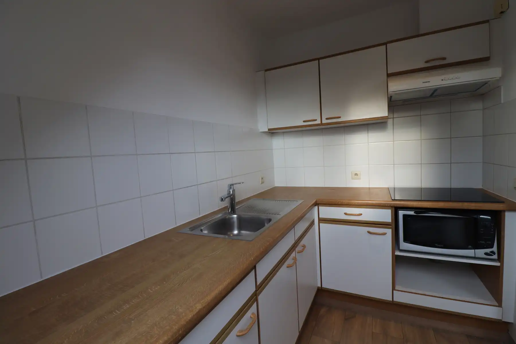 Recent gerenoveerd dakappartement met balkon, terras en garage. foto 6