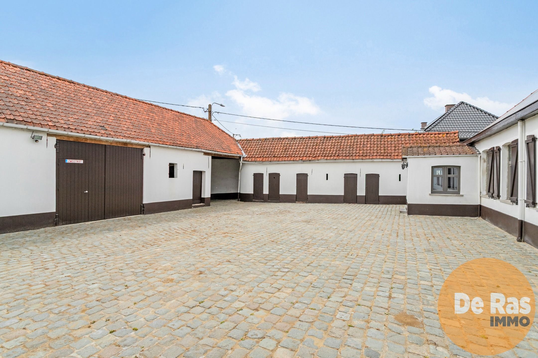 Hoofdfoto van de publicatie: ZWALM - Charmante vierkantshoeve met tuin op rustige ligging