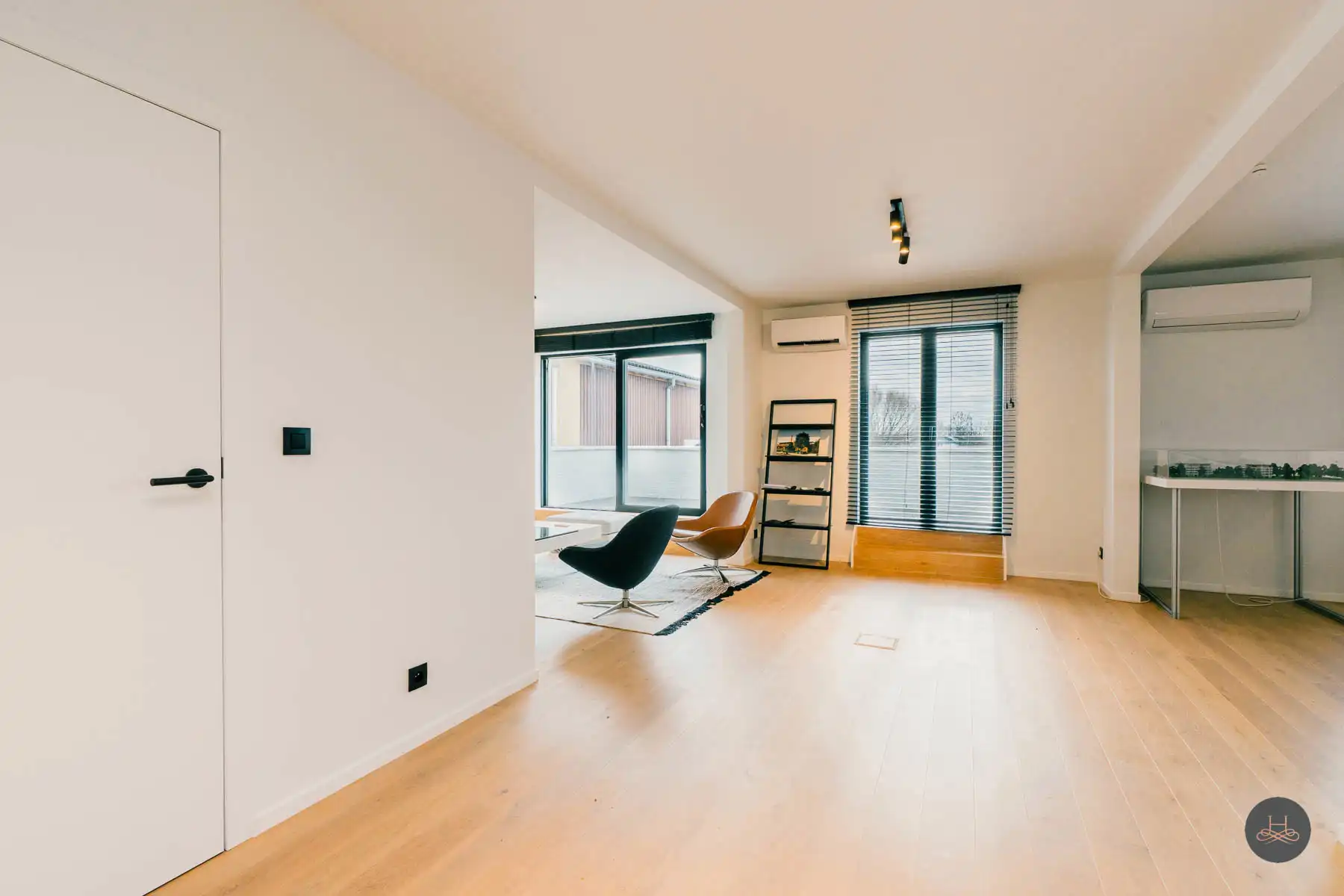 Kantoorruimte op centrale locatie foto 2