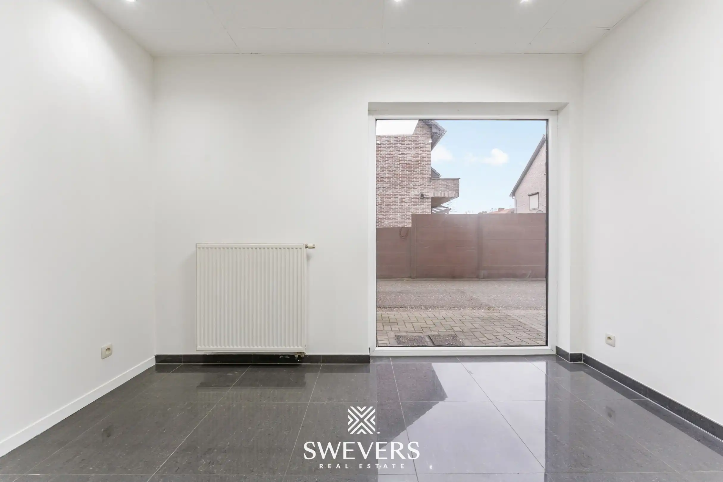 Instapklaar handelspand op toplocatie in Heusden-Zolder foto 12