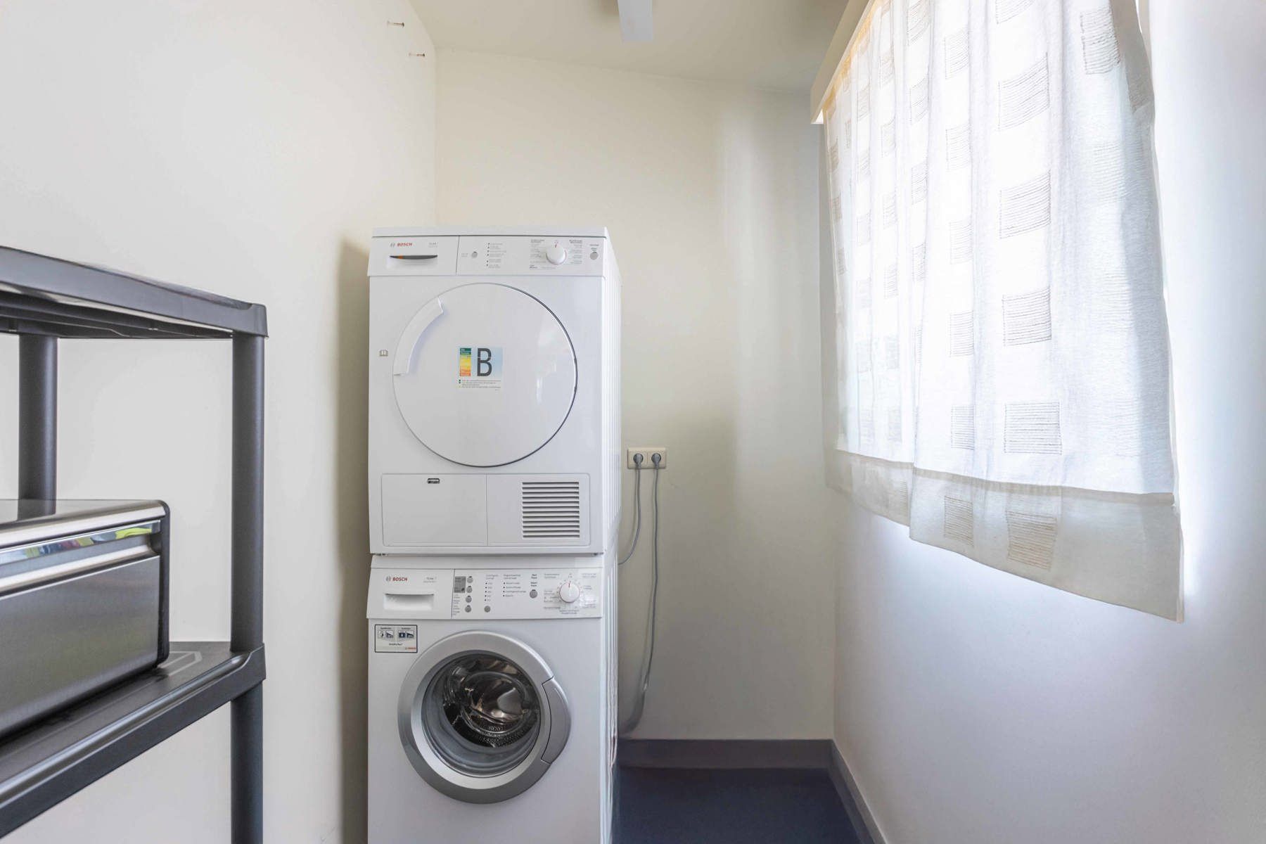 Ruim lichtrijk, 2 slpkamer-appartement met terras  foto 9