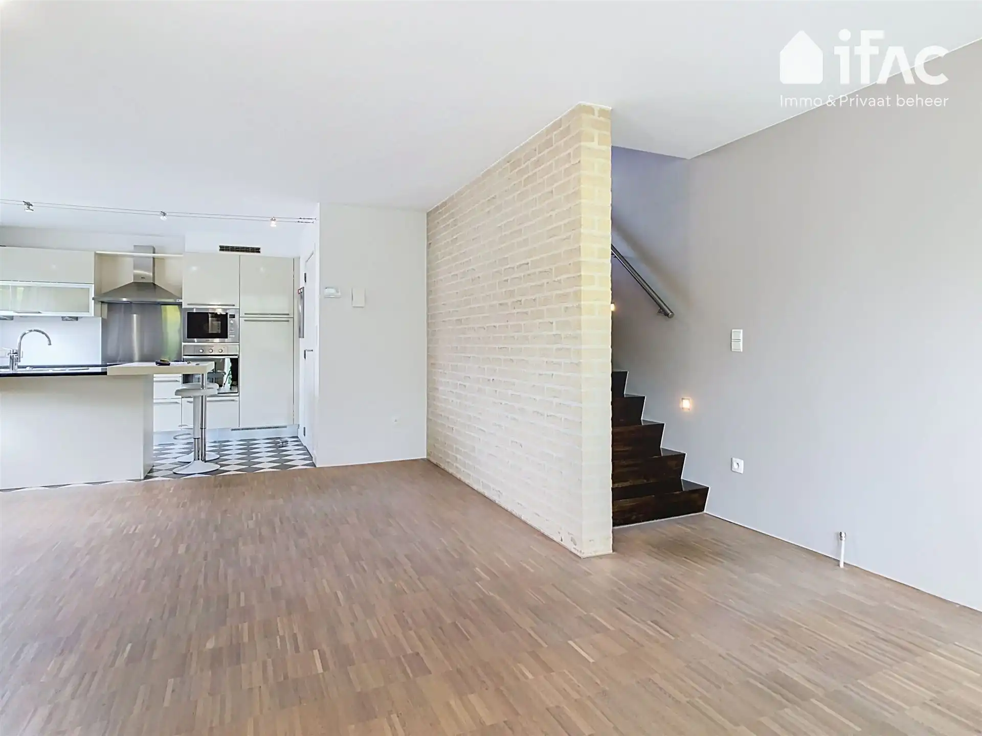 Mooi afgewerkte woning voorzien van zonnepanelen foto 3
