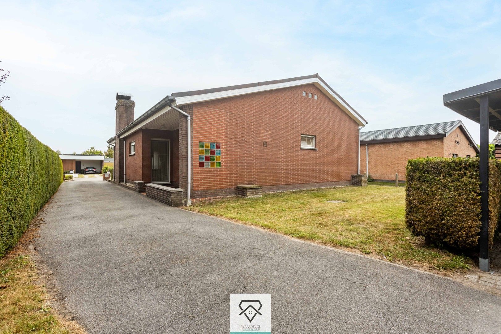 Stevige bungalow met 3 slaapkamers, tuin rondom en garage – centraal in Evergem foto 24