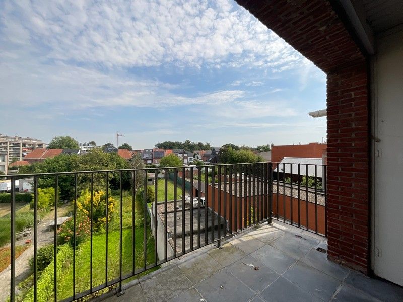 Gunstig gelegen appartement met twee slaapkamers, terras, tuin en autostaanplaats foto 14