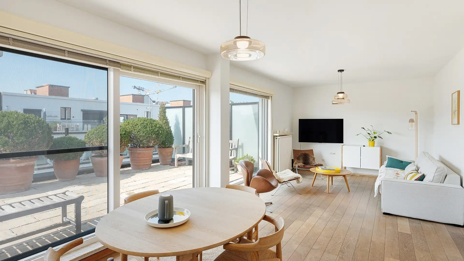 Penthouse appartement met grote zonneterrassen nabij strand. foto 4