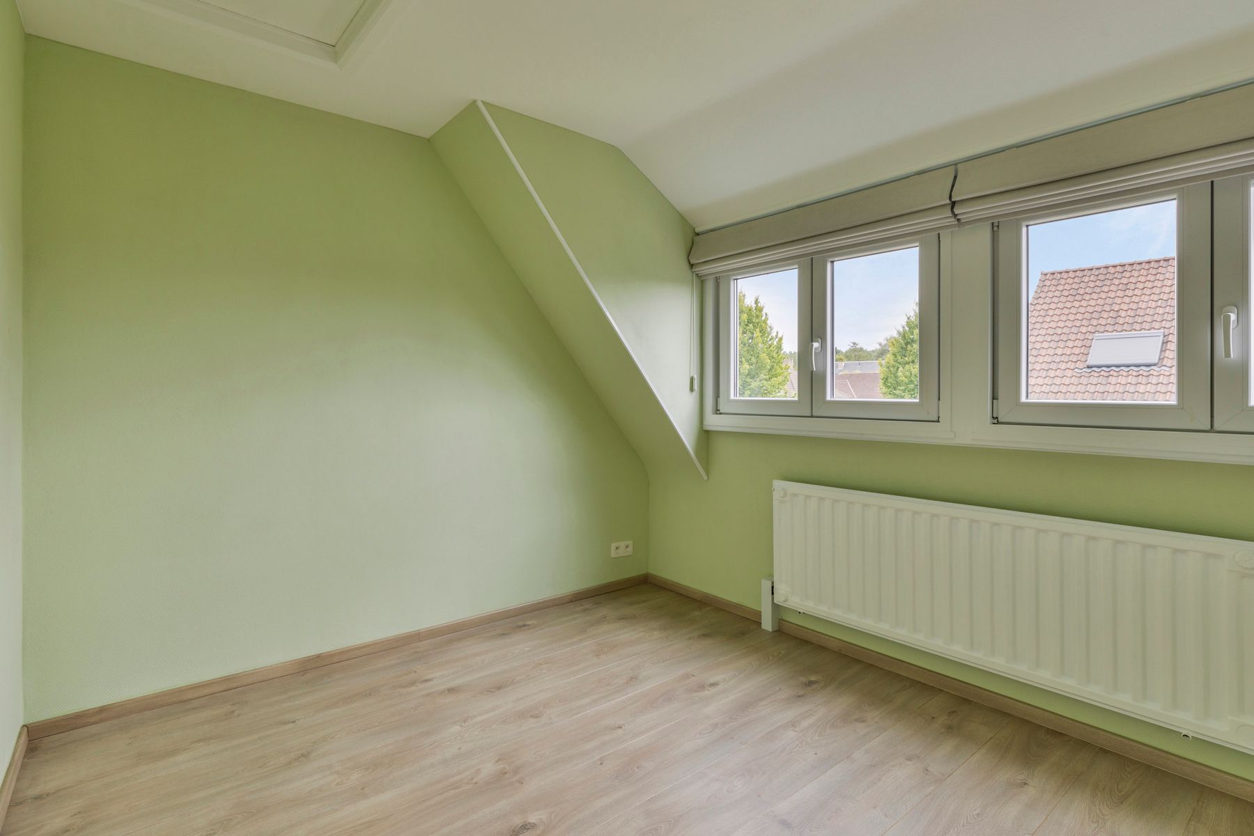 Mooie 4 gevel woning te koop! foto 21