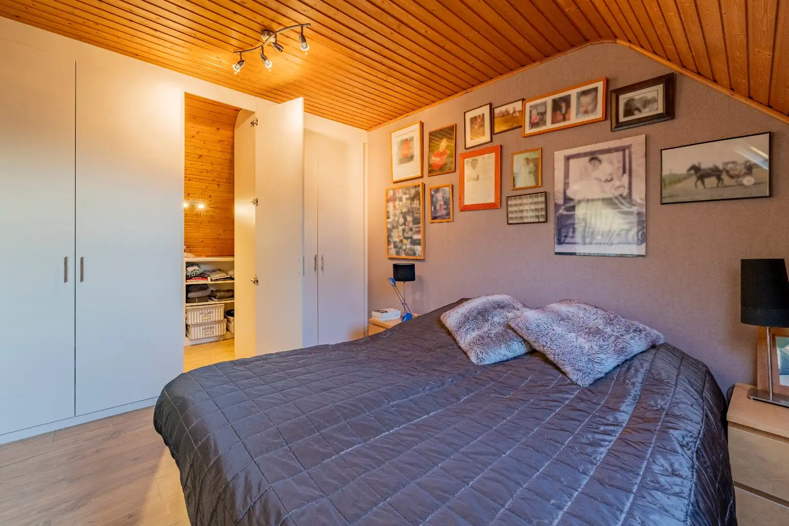 Gerenoveerde open bebouwing te koop te Lievegem foto 11