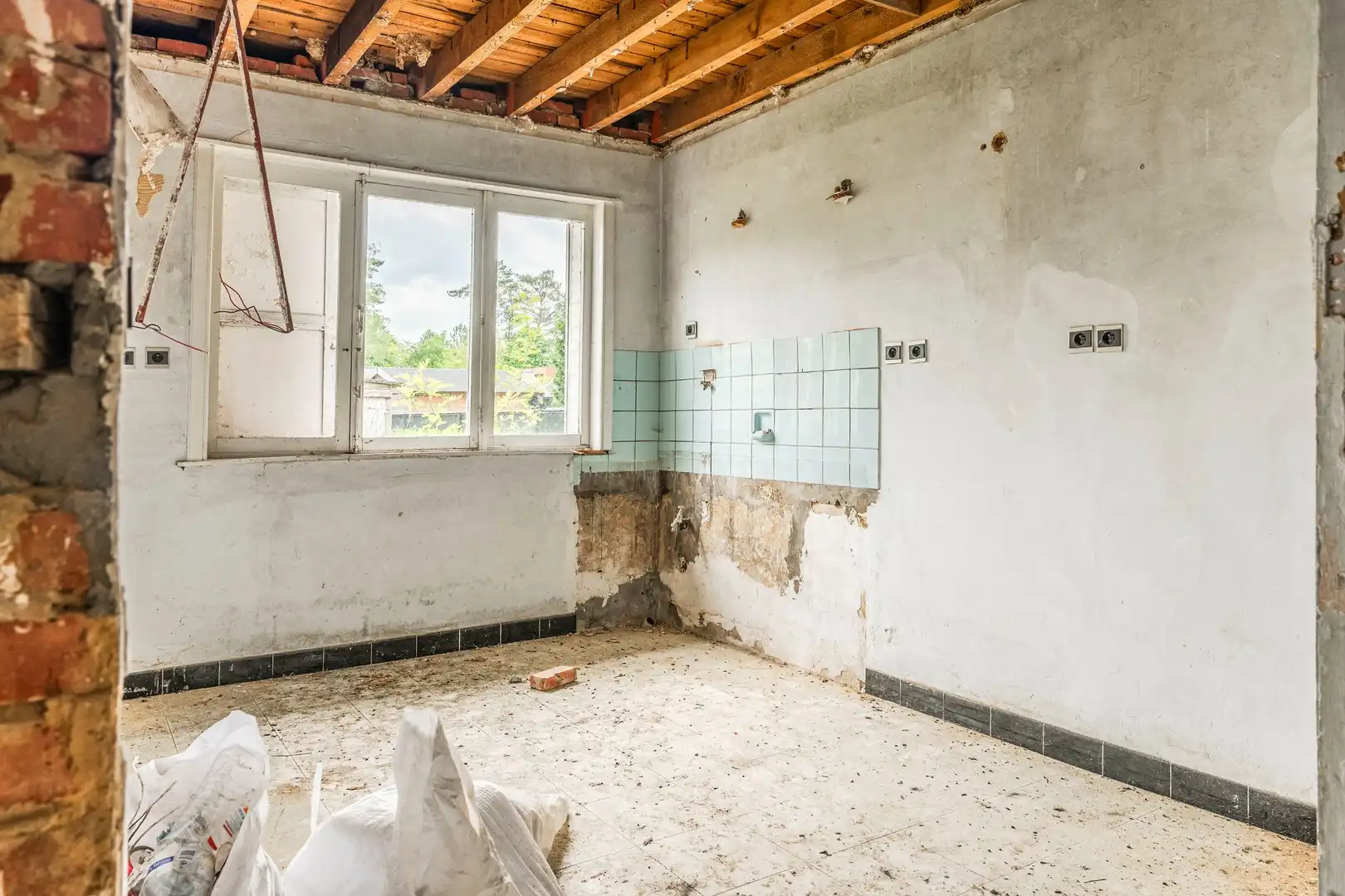 Unieke bouwgrond met vergunde renovatie of nieuwbouwmogelijkheid foto 14