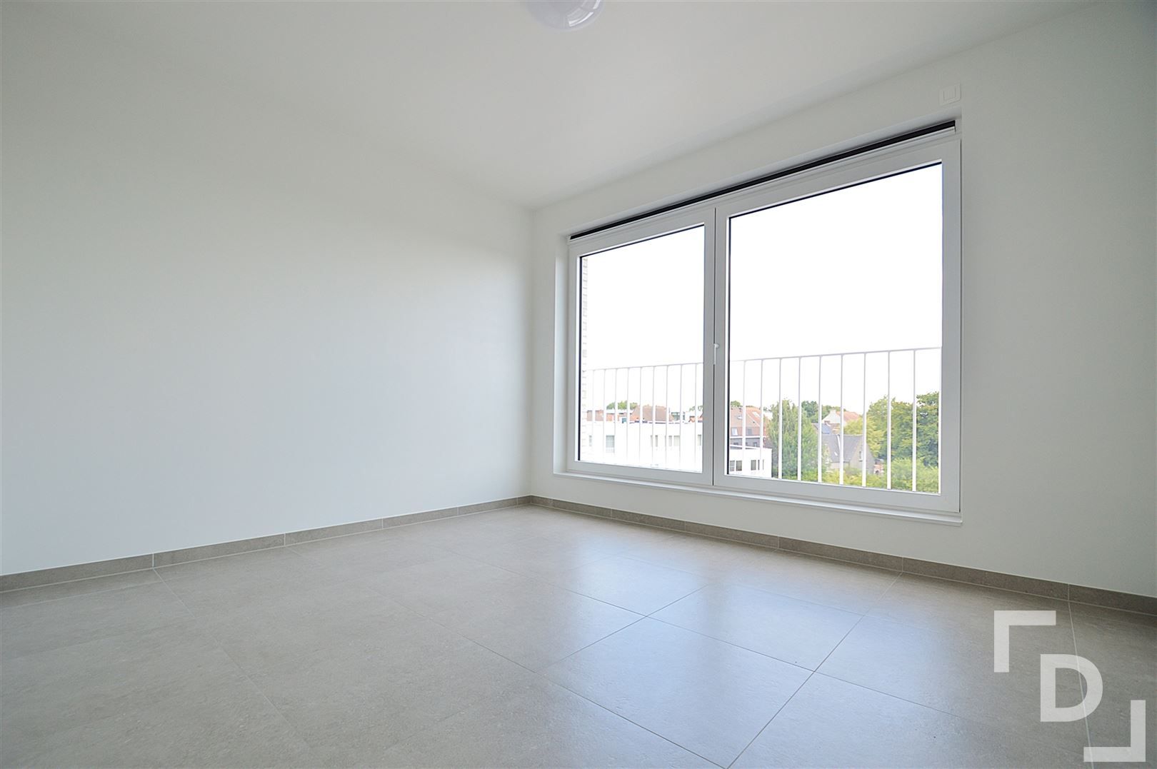 Nieuwbouwappartement met carport te huur te Ieper foto 9