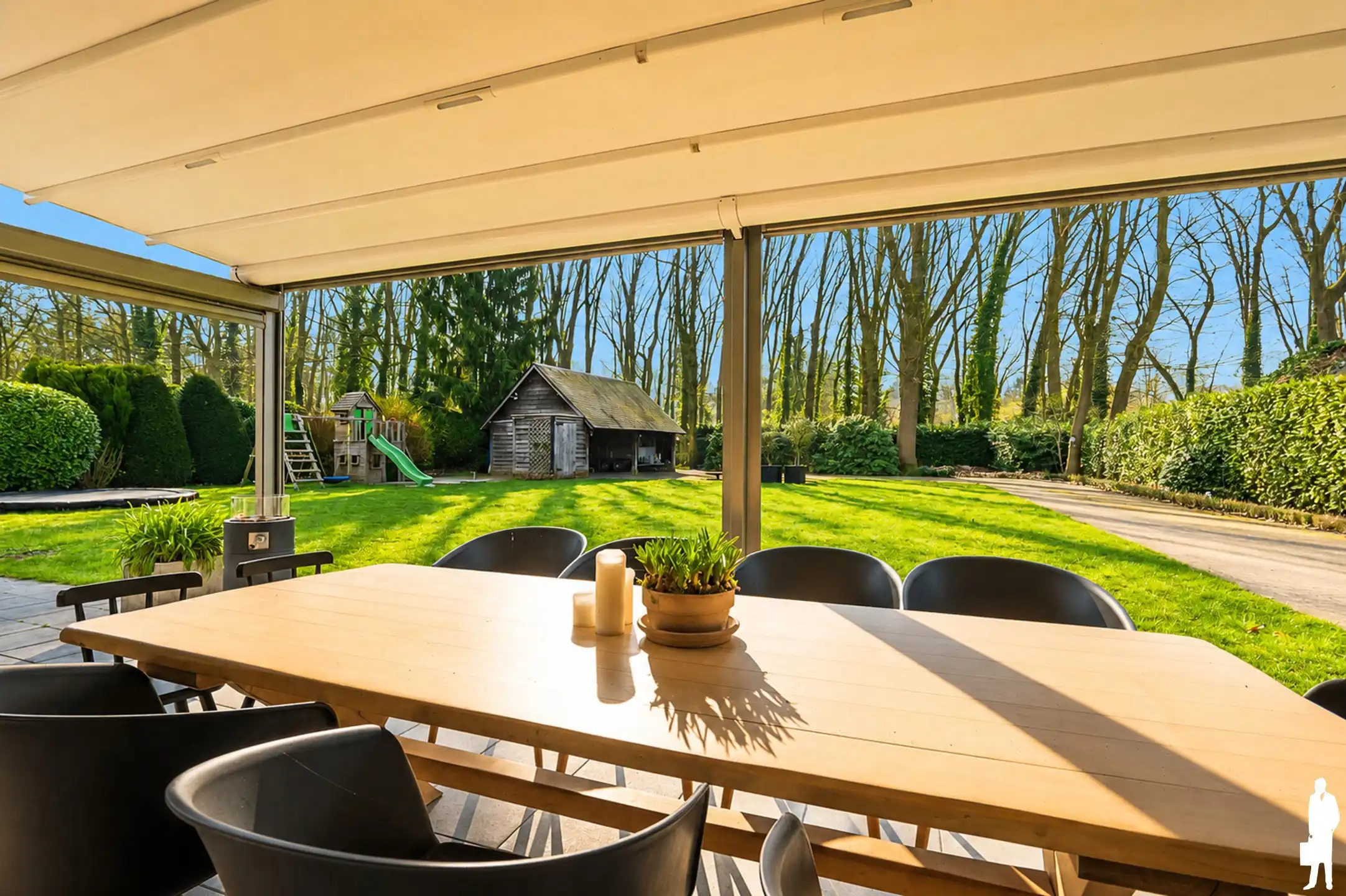 Instapklare gelijkvloerse villa op toplocatie (ca. 2.028 m²) foto 4