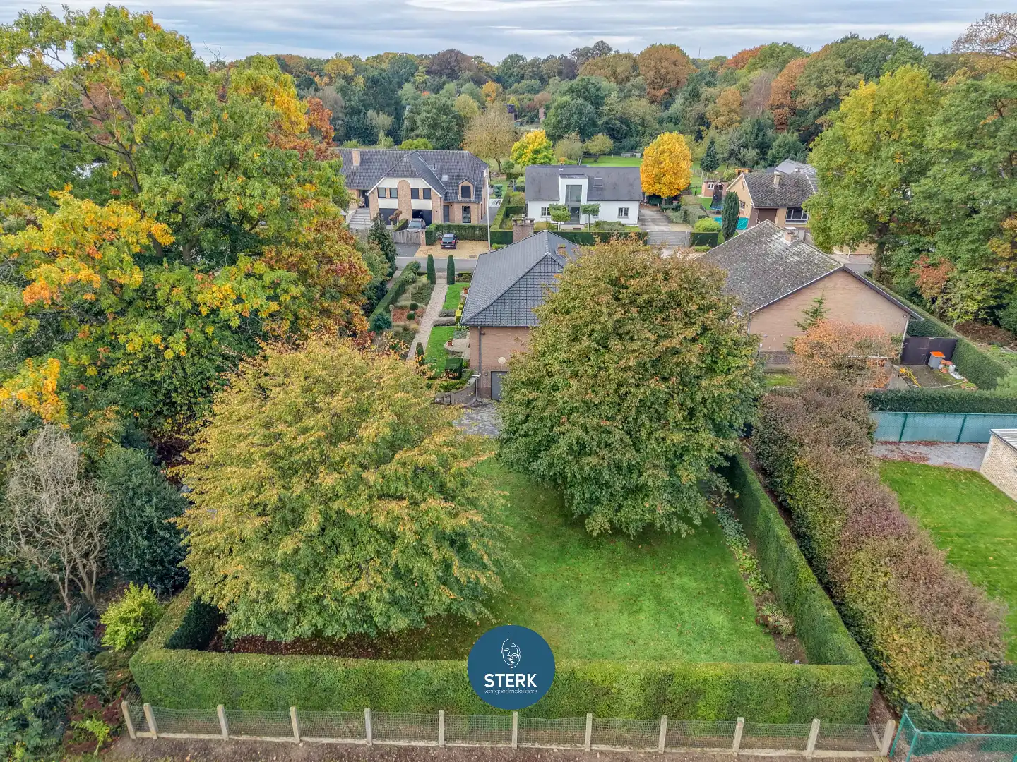 VRIJSTAANDE WONING MET EEN PRACHTIGE TUIN OP EEN GELIEFDE LOCATIE TE LANAKEN ! foto 21