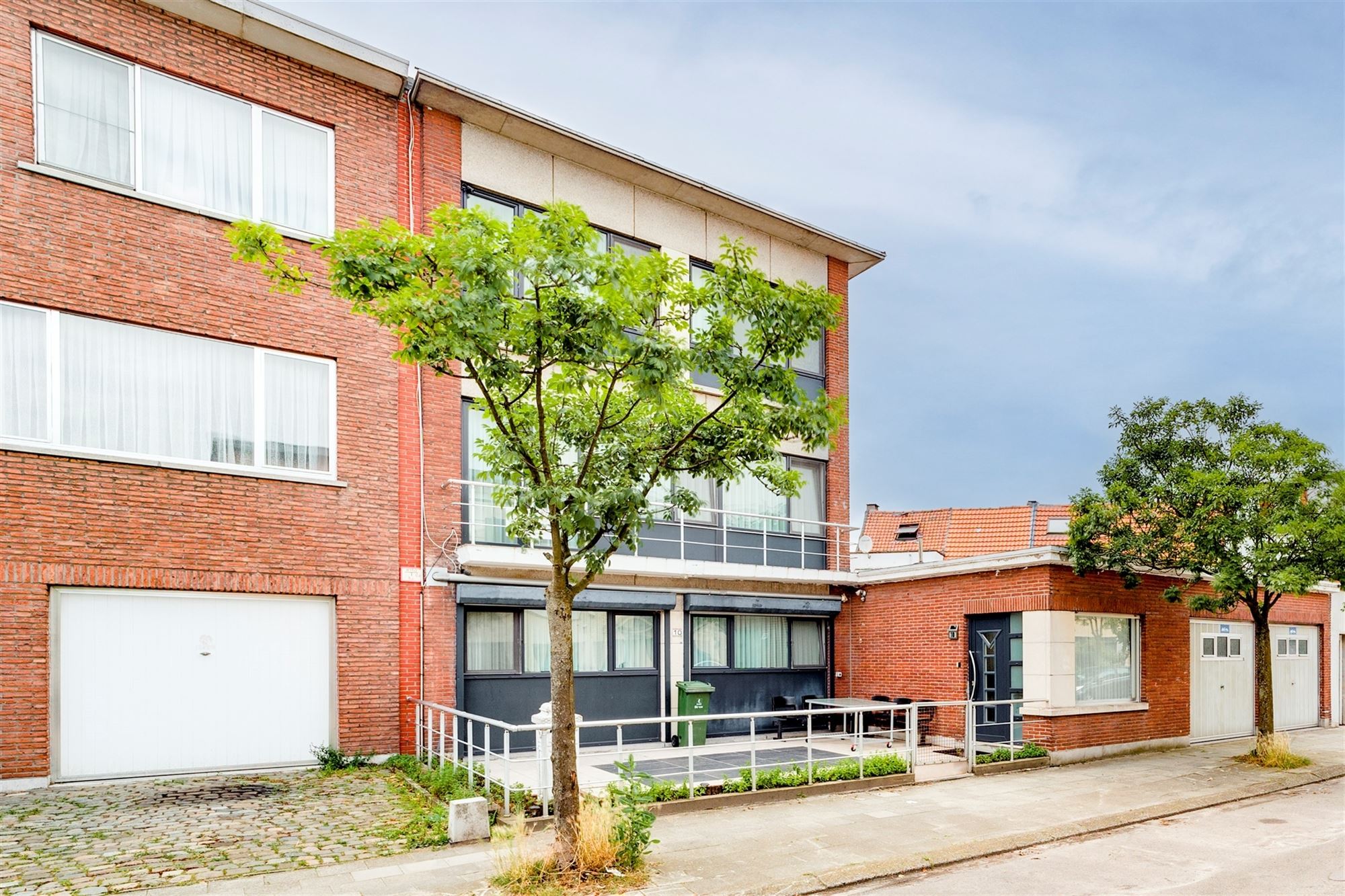 Huis te Hoboken met 4 slpk en 2 garages foto 32