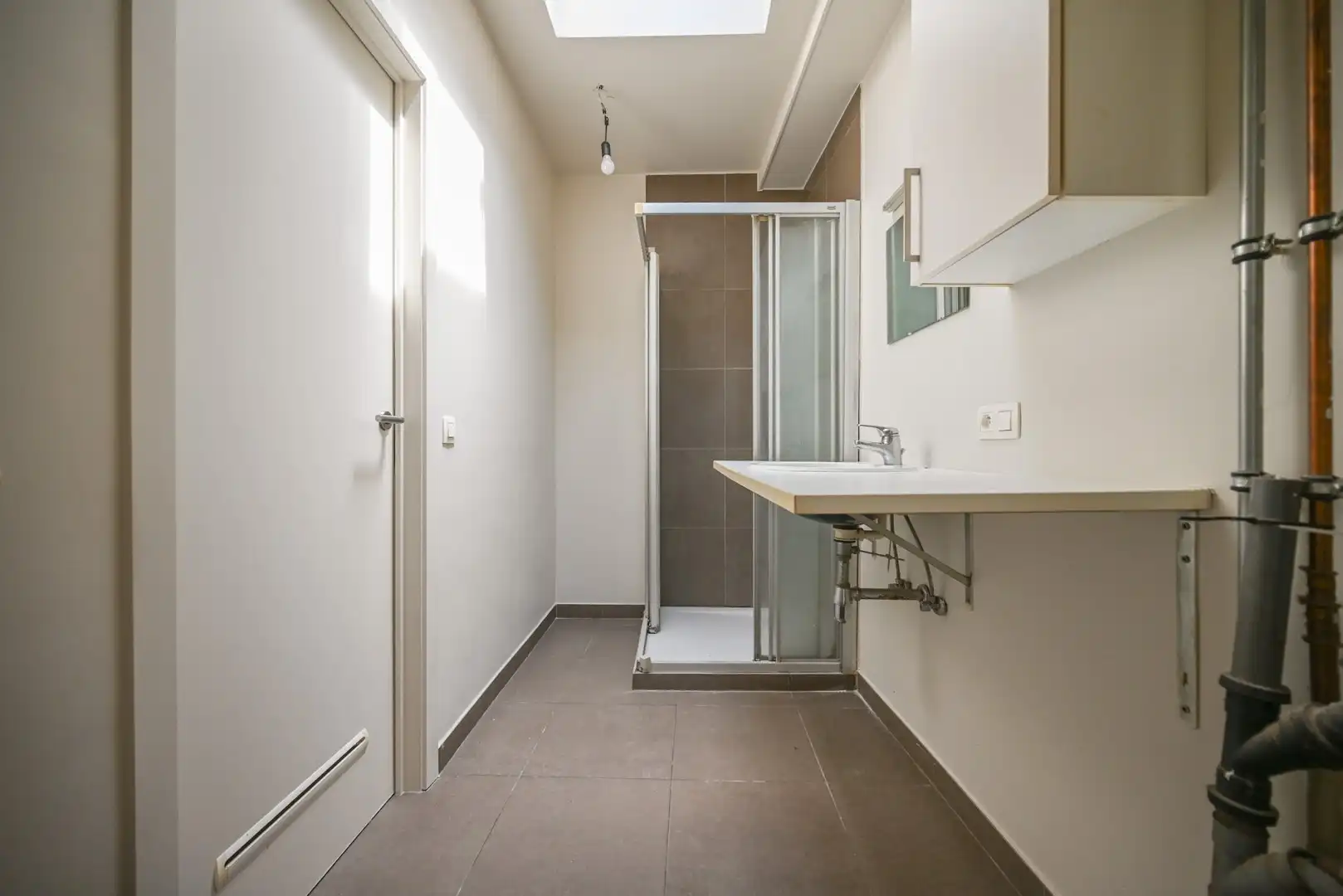 Instapklare woning met twee slaapkamers nabij centrum Izegem foto 9