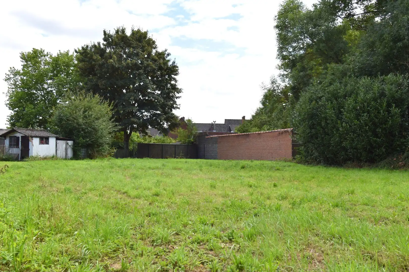 Ruim perceel grond van 2.325m² in groene omgeving te Bissegem  foto 2