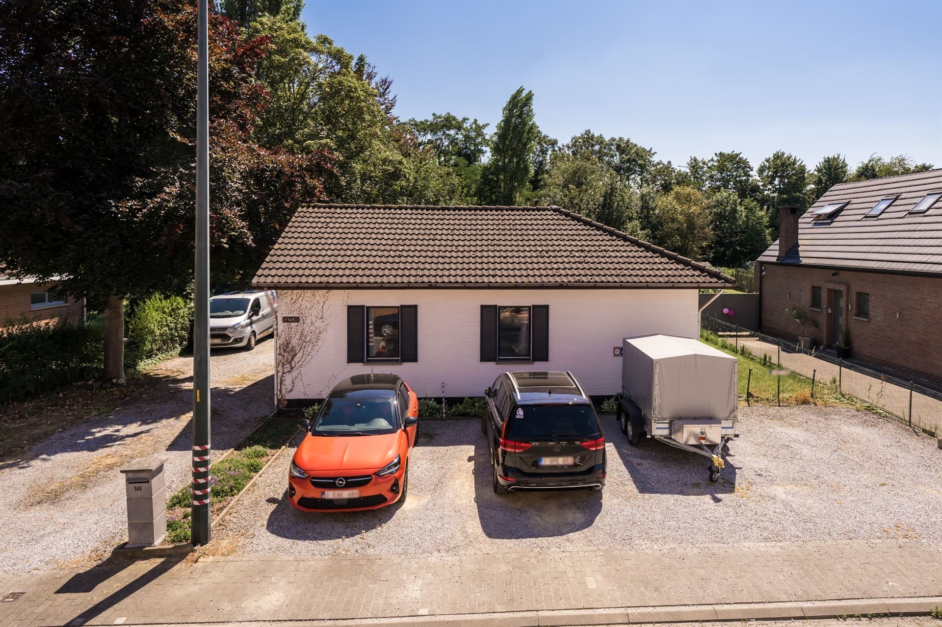 WONING MET 3 SLAAPKAMERS MET PRACHTIGE TUIN foto 2