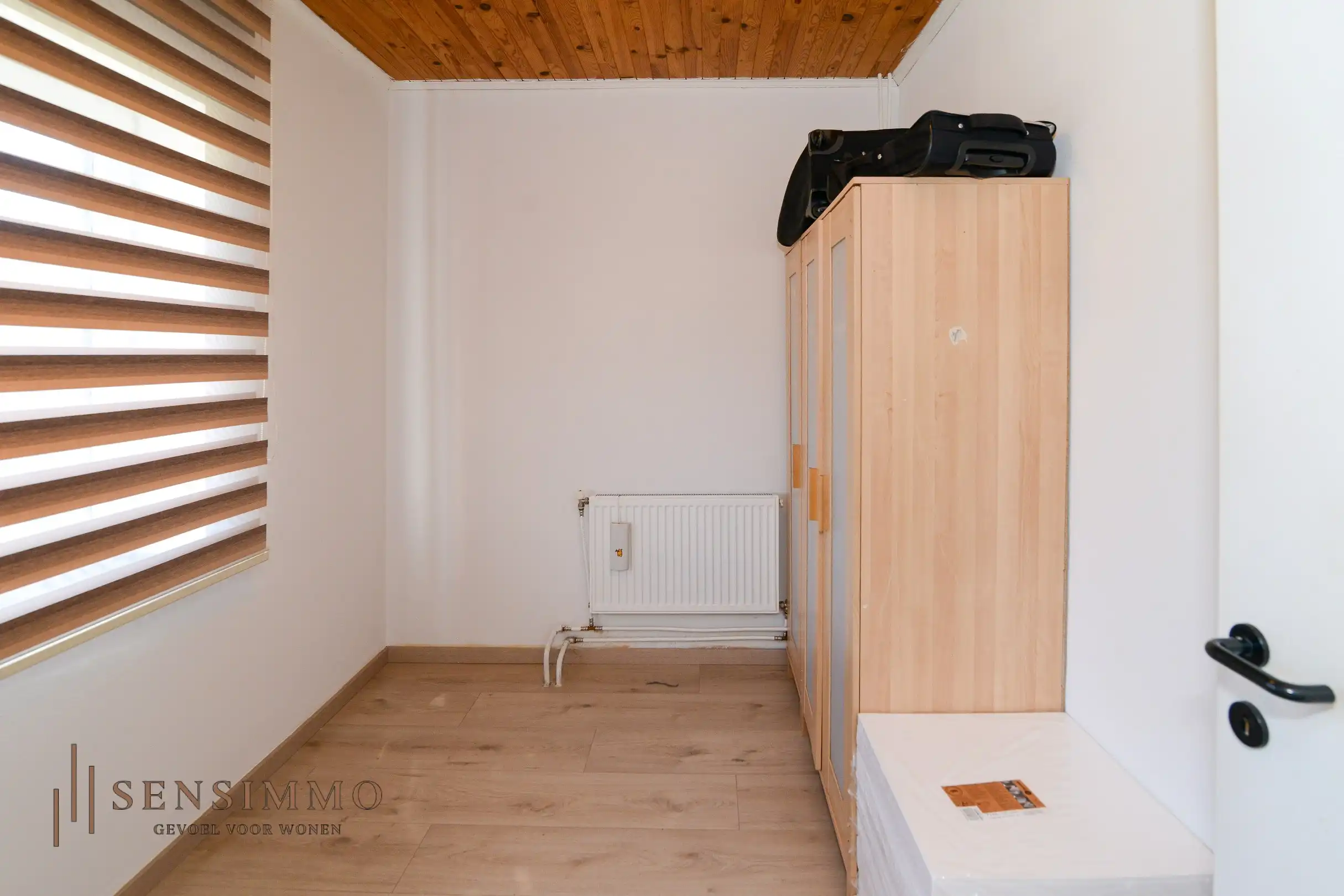 Gerenoveerde 4 slaapkamer woning met zonneanepelen en verzorgde tuin foto 11