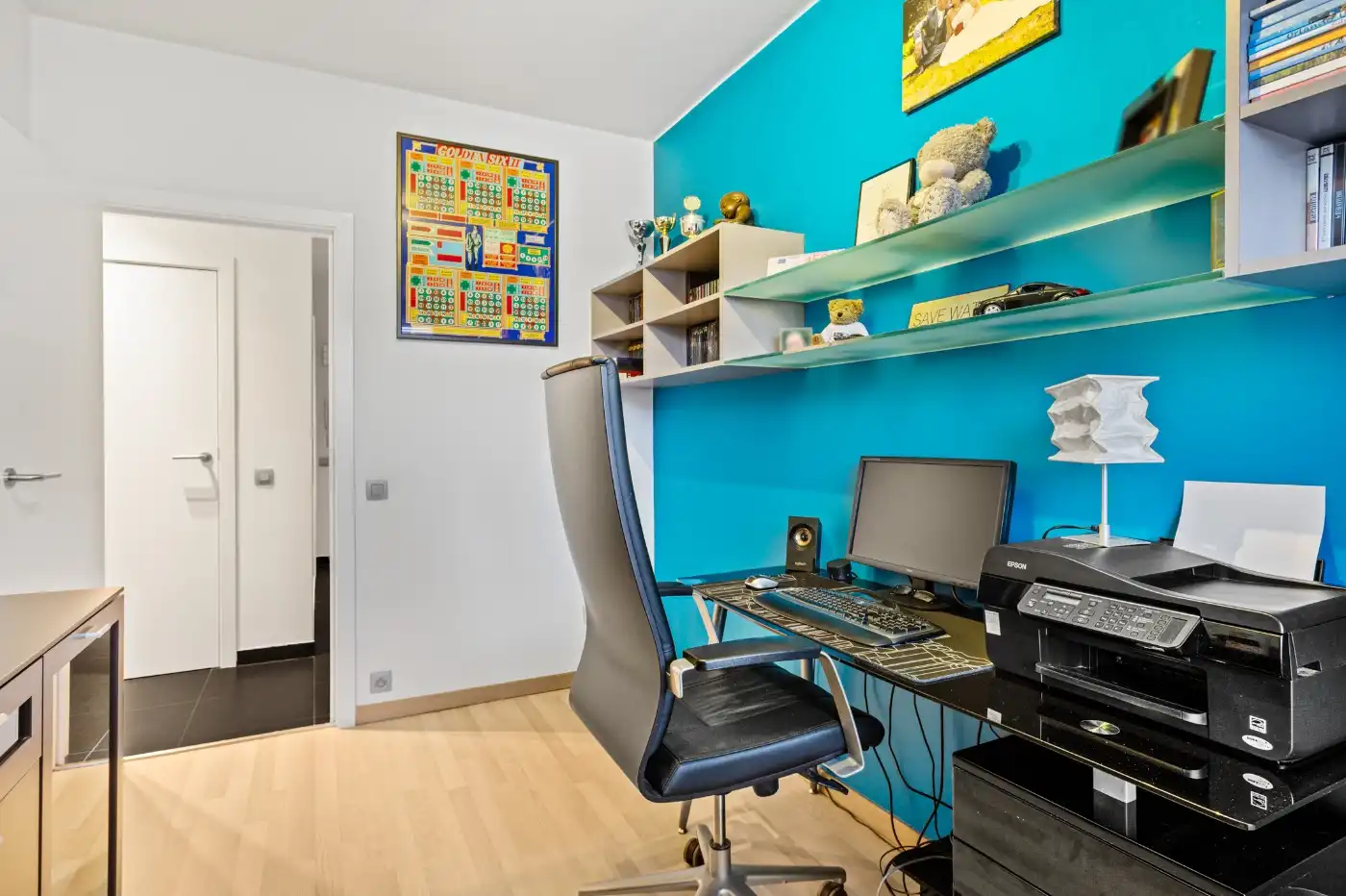 Gezellig, instapklaar app. op 1e verd. met 2 slpk., balkon en een garagebox foto 13