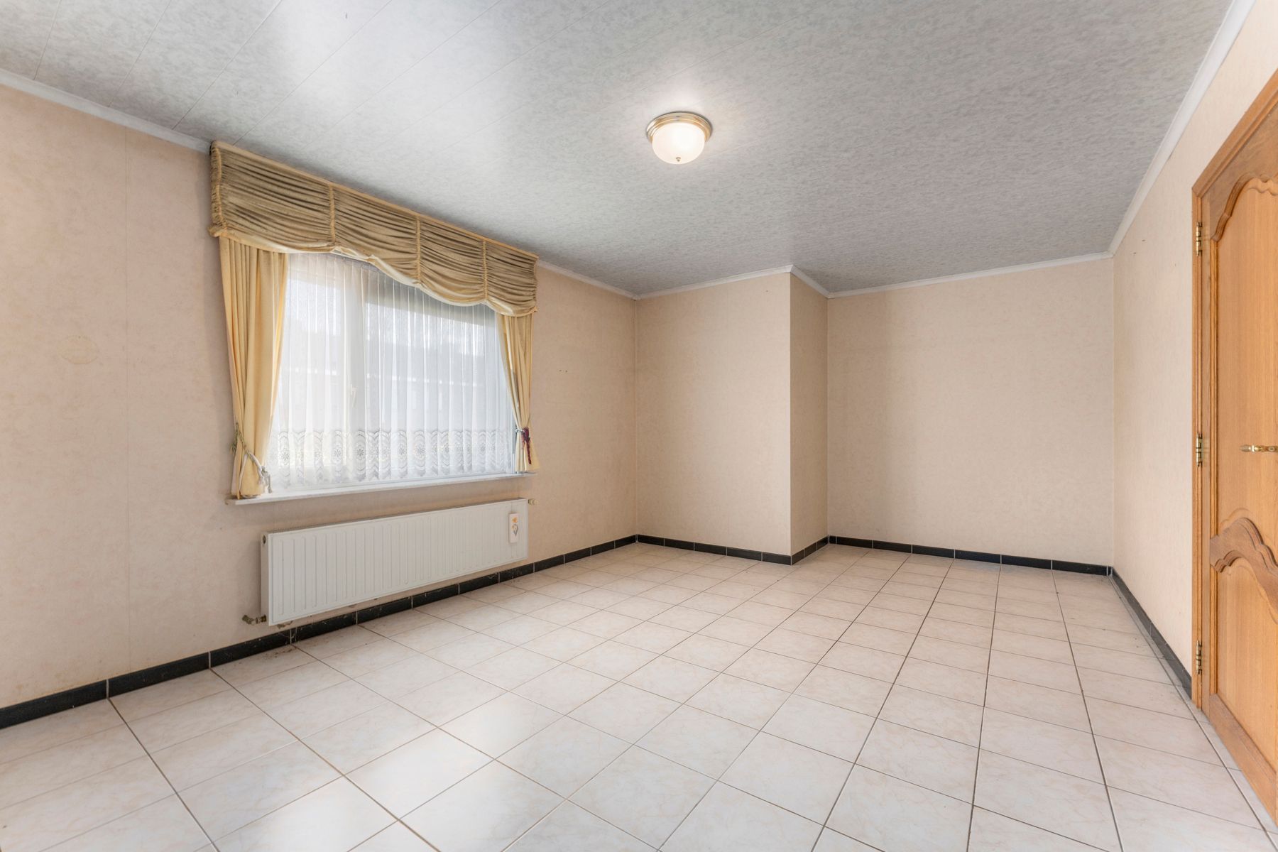 Te renoveren bungalow nabij centrum Torhout foto 8